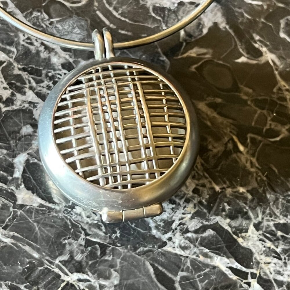 Yankee Candle Charming Scents Silver Tone Vent Lockets For Fragrance Inserts 2 - Picture 5 of 7